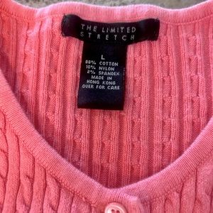 Cute flattering sweater ❤️